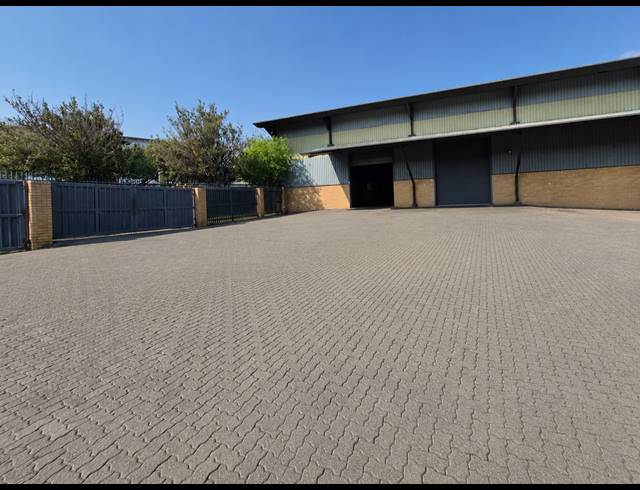 920M² WAREHOUSE TO LET IN LONGMEADOW